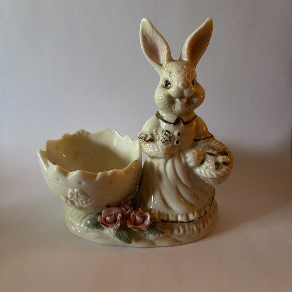 Vintage Easter Bunny trinket Egg Cup rabbit statue figurine 4 1/2”